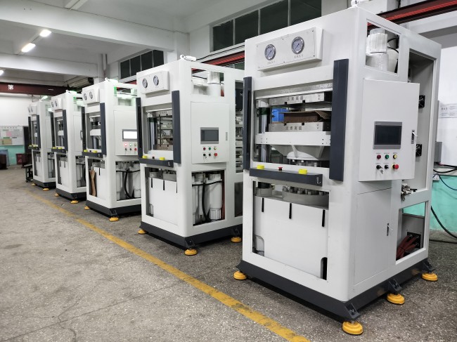 说说碳纤维真空热压机手艺