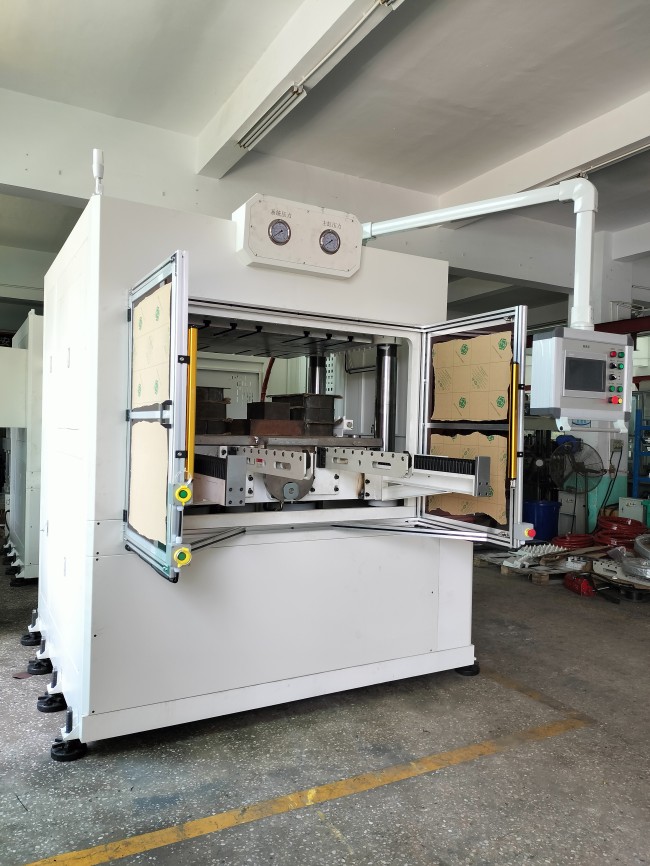 碳纤维热压成型机在体育休闲范畴中的利用上风