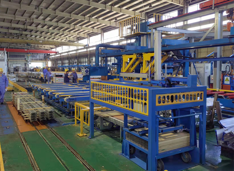 铝型材全主动伺服装框设备